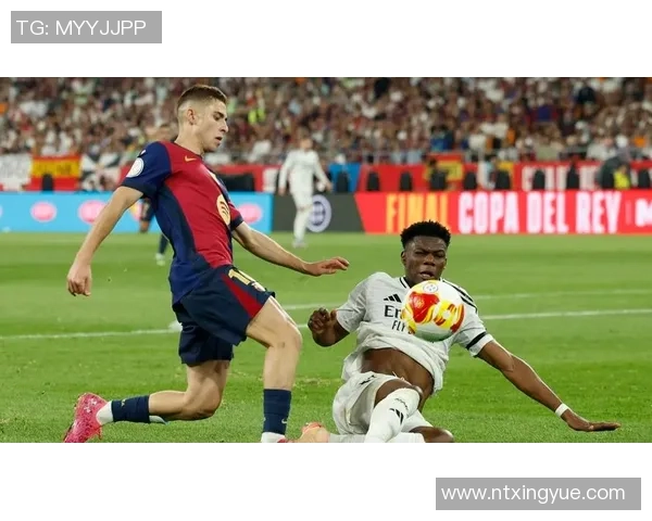 足球场恶犯球星盘点：那些因暴力犯规而被争议的足坛人物